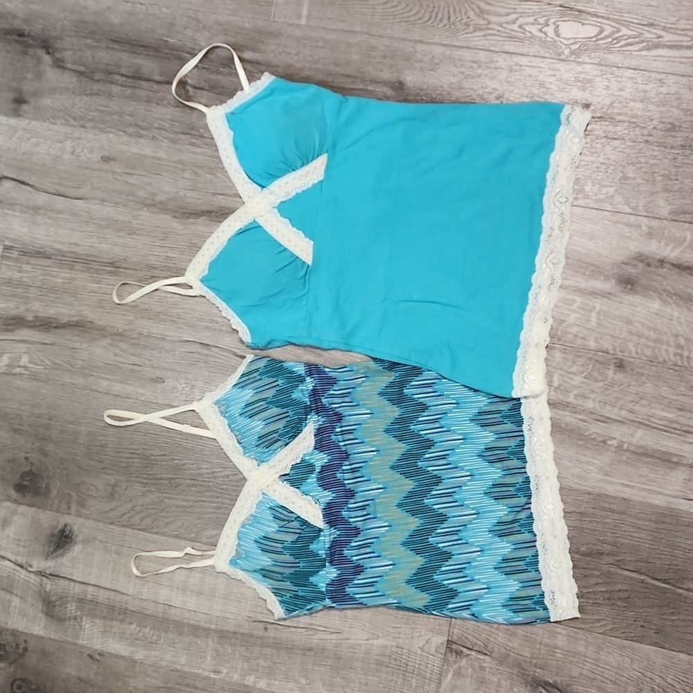 Bundle of 2 padded tops